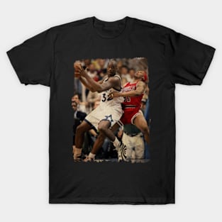 Shaquille O'Neal vs Dennis Rodman, NBA Finals Vintage T-Shirt